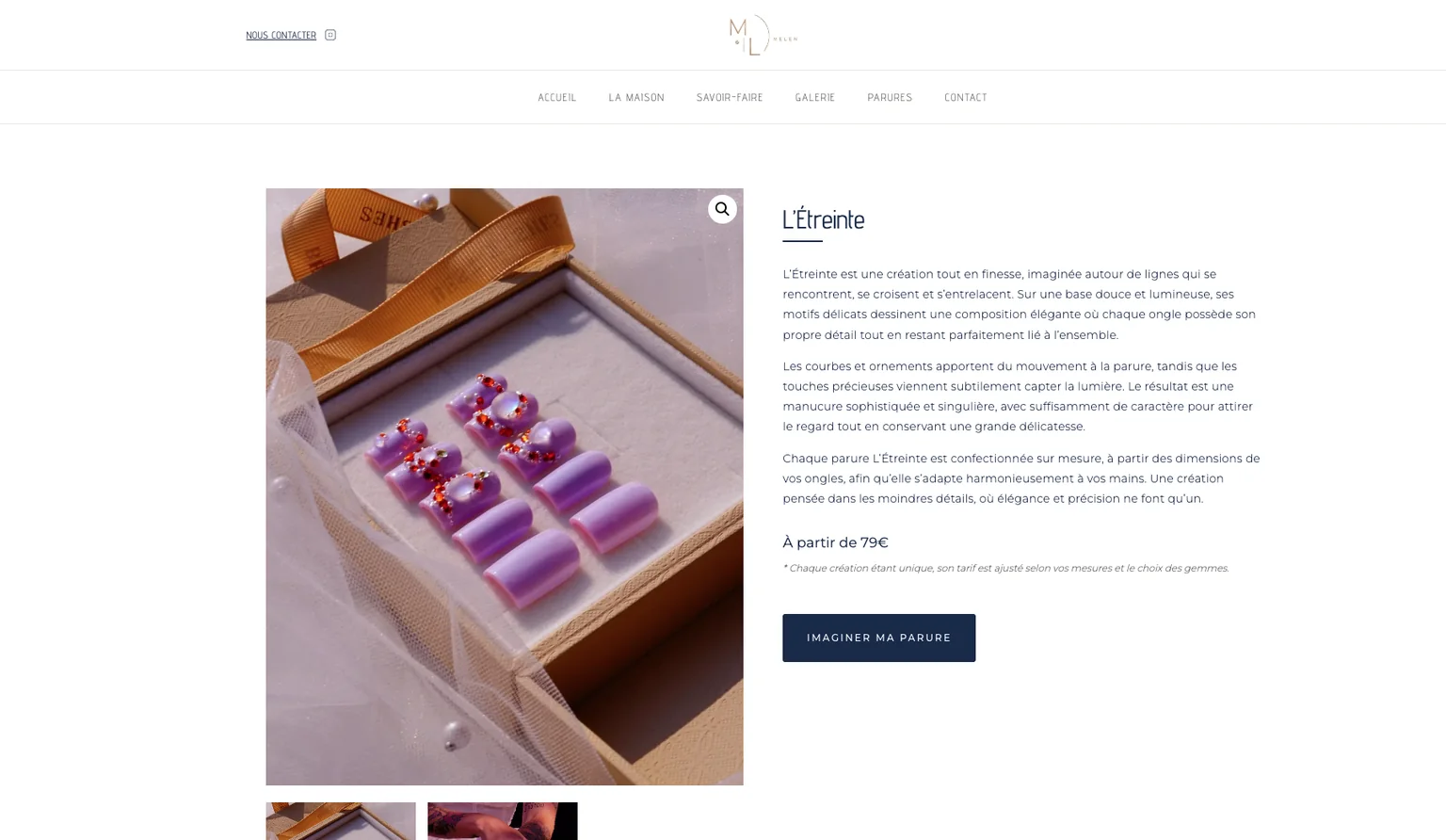 Fiche d'une parure : photographie de l'écrin ouvert sur une série d'ongles violets ornés de gemmes, texte descriptif, prix à partir de 79 € avec la mention que le tarif est ajusté aux mesures, et un bouton « Imaginer ma parure ».